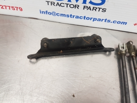 Claas Arion 530, 500, 600 Charge Air Cooler Gas Struds Assy 0021662550 - Radiator: picture 3 Claas Arion 530, 500, 600 Charge Air Cooler Gas Struds Assy 0021662550 - Radiator: picture 3