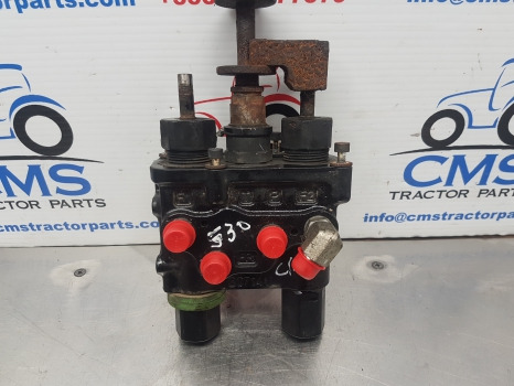 Claas Arion 530, Arion 500, 600, Brake Master Cylinder 11253932, 0021585080 - Brake valve for Agricultural machinery: picture 1 Claas Arion 530, Arion 500, 600, Brake Master Cylinder 11253932, 0021585080 - Brake valve for Agricultural machinery: picture 1