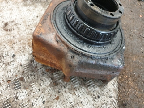Deutz Agrotron 120, 130 Front Axle Swivel Housing Rhs 4475306141, 4475406132 - Front axle for Farm tractor: picture 3 Deutz Agrotron 120, 130 Front Axle Swivel Housing Rhs 4475306141, 4475406132 - Front axle for Farm tractor: picture 3