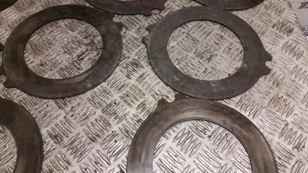 Deutz Agrotron 6.15 Rear Axle Brake Disc Plate Set 04417528 - Brake disc for Farm tractor: picture 5 Deutz Agrotron 6.15 Rear Axle Brake Disc Plate Set 04417528 - Brake disc for Farm tractor: picture 5