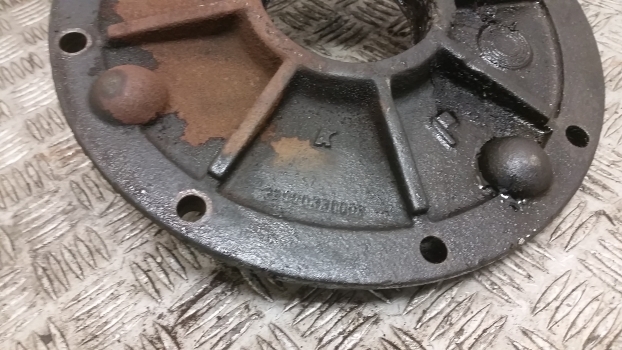 Deutz Agrotron 6.15 Rear Axle Brake Plate Housing 04417461, 33000330003 - Brake parts for Farm tractor: picture 2 Deutz Agrotron 6.15 Rear Axle Brake Plate Housing 04417461, 33000330003 - Brake parts for Farm tractor: picture 2
