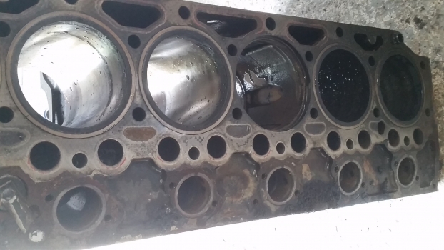 Deutz Agrotron New, Mk3 Lamborghini R6 Ser 150.7 Engine Block Crankcase 04282825 - Crankcase for Farm tractor: picture 4 Deutz Agrotron New, Mk3 Lamborghini R6 Ser 150.7 Engine Block Crankcase 04282825 - Crankcase for Farm tractor: picture 4