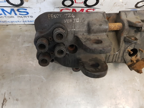 Fendt 724 S4, 500, 700 Series, Front Towing Hook Plate 737300171023 - Counterweight: picture 4 Fendt 724 S4, 500, 700 Series, Front Towing Hook Plate 737300171023 - Counterweight: picture 4