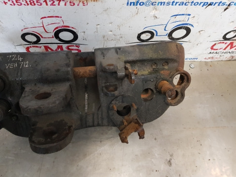 Fendt 724 S4, 500, 700 Series, Front Towing Hook Plate 737300171023 - Counterweight: picture 5 Fendt 724 S4, 500, 700 Series, Front Towing Hook Plate 737300171023 - Counterweight: picture 5