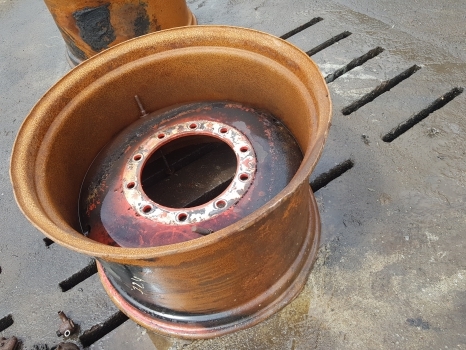 Fendt 724 S4 Massey Ferguson Front Wheel Rim W18x28, Red H718701024018 - Rim for Farm tractor: picture 1 Fendt 724 S4 Massey Ferguson Front Wheel Rim W18x28, Red H718701024018 - Rim for Farm tractor: picture 1