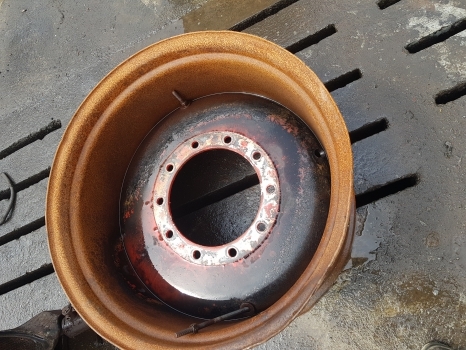 Fendt 724 S4 Massey Ferguson Front Wheel Rim W18x28, Red H718701024018 - Rim for Farm tractor: picture 3 Fendt 724 S4 Massey Ferguson Front Wheel Rim W18x28, Red H718701024018 - Rim for Farm tractor: picture 3