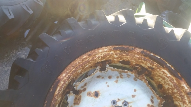 Fiat 90-90, 90 Series Rear Wheel And Tyre 16.9 R34 - Wheel and tire package for Agricultural machinery: picture 2 Fiat 90-90, 90 Series Rear Wheel And Tyre 16.9 R34 - Wheel and tire package for Agricultural machinery: picture 2