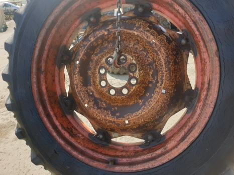 Ford 13.6 R38 Wheel - Wheel and tire package for Farm tractor: picture 5 Ford 13.6 R38 Wheel - Wheel and tire package for Farm tractor: picture 5