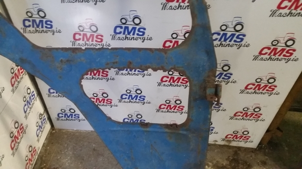 Ford 4000, 4600, 5600 2 Cab Door Right 81834249 - Door and parts for Farm tractor: picture 3 Ford 4000, 4600, 5600 2 Cab Door Right 81834249 - Door and parts for Farm tractor: picture 3
