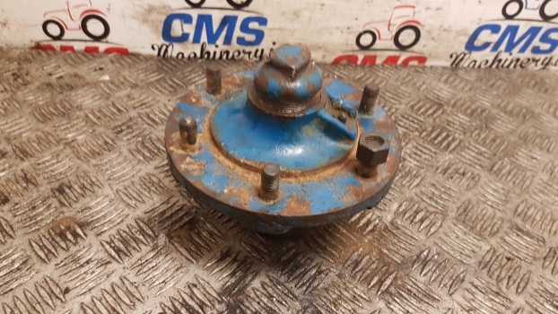 Ford 4000 Original Hub - Wheel hub for Farm tractor: picture 3 Ford 4000 Original Hub - Wheel hub for Farm tractor: picture 3