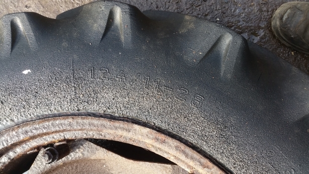 Ford 4000 Rear Wheel And Tyre 12.4/11-28. Please Check The Description - Wheel and tire package for Farm tractor: picture 3 Ford 4000 Rear Wheel And Tyre 12.4/11-28. Please Check The Description - Wheel and tire package for Farm tractor: picture 3