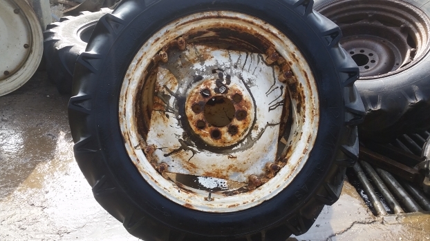 Ford 4000 Rear Wheel And Tyre 12.4/11-32. Please Check By Description - Wheel and tire package for Farm tractor: picture 1 Ford 4000 Rear Wheel And Tyre 12.4/11-32. Please Check By Description - Wheel and tire package for Farm tractor: picture 1