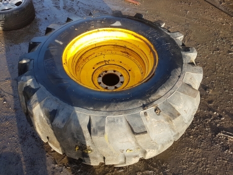 Ford 4550 Rear Wheel Rim And Tyre 18.4-26, 1 Inch Grip, 6 Inches Centre Hole - Wheel and tire package for Farm tractor: picture 1 Ford 4550 Rear Wheel Rim And Tyre 18.4-26, 1 Inch Grip, 6 Inches Centre Hole - Wheel and tire package for Farm tractor: picture 1