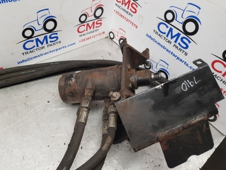 Ford 555, 7910, 8210 Orbital Steering Motor Valve Assy 86604767, 86585452 - Steering for Farm tractor: picture 2 Ford 555, 7910, 8210 Orbital Steering Motor Valve Assy 86604767, 86585452 - Steering for Farm tractor: picture 2