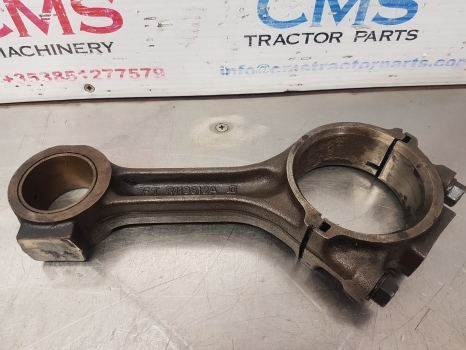 John Deere 2140, 2040, 2650, 2850 Engine Con Rod Re42733, R80032, R113612 - Connecting rod for Farm tractor: picture 1 John Deere 2140, 2040, 2650, 2850 Engine Con Rod Re42733, R80032, R113612 - Connecting rod for Farm tractor: picture 1