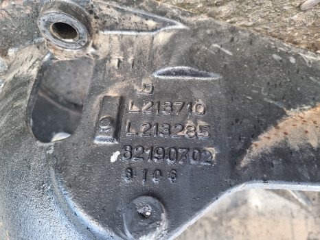 John Deere 6145r, 6m, 6r Series, Exhaust Carrier Bracket L213285 - Exhaust system: picture 3 John Deere 6145r, 6m, 6r Series, Exhaust Carrier Bracket L213285 - Exhaust system: picture 3