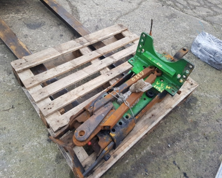 John Deere 6320 Pick Up Hitch Complete Al222240, Al212731, Al170952, Al170953, Al212731 - Frame/ Chassis: picture 5 John Deere 6320 Pick Up Hitch Complete Al222240, Al212731, Al170952, Al170953, Al212731 - Frame/ Chassis: picture 5