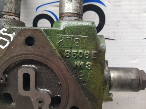John Deere 6800, 6100 Hydraulic Auxiliary Spool Valve Al75842, Al171118, 8506e - Hydraulics: picture 2 John Deere 6800, 6100 Hydraulic Auxiliary Spool Valve Al75842, Al171118, 8506e - Hydraulics: picture 2