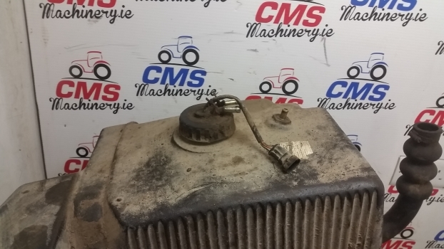 Landini Mythos Series 115 Additional Fuel Tank Assembly 3652138m92, 3652133j9c - Fuel tank for Farm tractor: picture 3 Landini Mythos Series 115 Additional Fuel Tank Assembly 3652138m92, 3652133j9c - Fuel tank for Farm tractor: picture 3