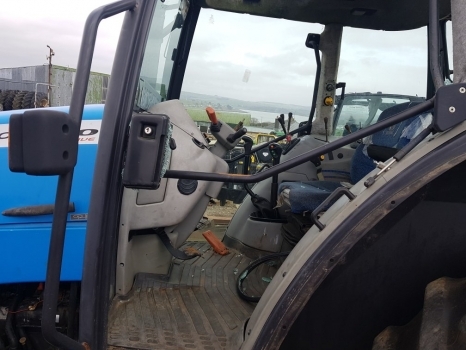 Landini Mythos Series Mythos 100, Mythos 105, Mythos 115 Cab Complete - Cab for Farm tractor: picture 2 Landini Mythos Series Mythos 100, Mythos 105, Mythos 115 Cab Complete - Cab for Farm tractor: picture 2