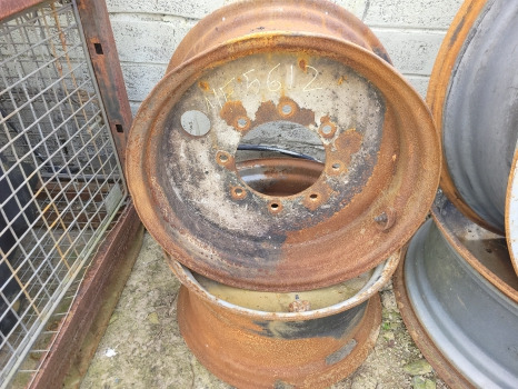 Massey Ferguson 5612, 5425, 5470, 5445, 6712 Front Wheel Rim Pair W12 X 24 - Rim for Agricultural machinery: picture 1 Massey Ferguson 5612, 5425, 5470, 5445, 6712 Front Wheel Rim Pair W12 X 24 - Rim for Agricultural machinery: picture 1