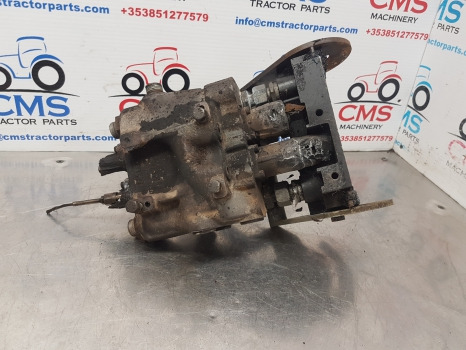 Massey Ferguson 5612, 5611, 5613, Hydraulic Distributor For Parts Only 4381634m3 - Hydraulics: picture 5 Massey Ferguson 5612, 5611, 5613, Hydraulic Distributor For Parts Only 4381634m3 - Hydraulics: picture 5