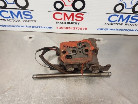 Massey Ferguson 675, 399, 372n, 375, 4225, 4255 Hydraulic Valve Assy 1679099m95 - Hydraulic valve for Farm tractor: picture 4 Massey Ferguson 675, 399, 372n, 375, 4225, 4255 Hydraulic Valve Assy 1679099m95 - Hydraulic valve for Farm tractor: picture 4