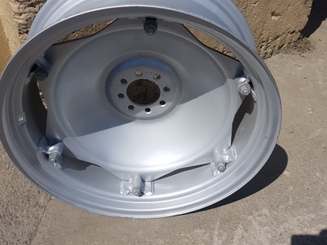 Massey Ferguson, Fordson, Ford, David Brown Rear Wheel Assembly W10x28 - Rim for Farm tractor: picture 5 Massey Ferguson, Fordson, Ford, David Brown Rear Wheel Assembly W10x28 - Rim for Farm tractor: picture 5