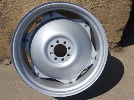 Massey Ferguson, Fordson, Ford, David Brown Rear Wheel Assembly W10x28 - Rim for Farm tractor: picture 1 Massey Ferguson, Fordson, Ford, David Brown Rear Wheel Assembly W10x28 - Rim for Farm tractor: picture 1