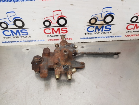 New Holand Tl100, Tl, T4, T5, Fiat L, 35 Series, Fwd Valve Assy 5174902, 5166282 - Hydraulic pump: picture 1 New Holand Tl100, Tl, T4, T5, Fiat L, 35 Series, Fwd Valve Assy 5174902, 5166282 - Hydraulic pump: picture 1