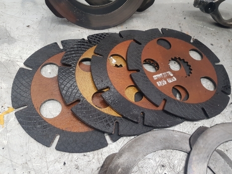 New Holland Lm435a Dana Spicer Brake Actuator Disc Kit 112.07.610.02; 85813919 - Brake disc for Telescopic handler: picture 3 New Holland Lm435a Dana Spicer Brake Actuator Disc Kit 112.07.610.02; 85813919 - Brake disc for Telescopic handler: picture 3