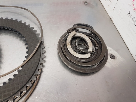 New Holland T5.95, T4, T5, Tl Transmission Clutch Disc Kit 87534848, 87547943 - Clutch disc for Farm tractor: picture 3 New Holland T5.95, T4, T5, Tl Transmission Clutch Disc Kit 87534848, 87547943 - Clutch disc for Farm tractor: picture 3