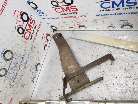New Holland T5, Case Farmall Series T5.95 Radiator Linkage Kit 84317359 - Cooling system for Farm tractor: picture 4 New Holland T5, Case Farmall Series T5.95 Radiator Linkage Kit 84317359 - Cooling system for Farm tractor: picture 4