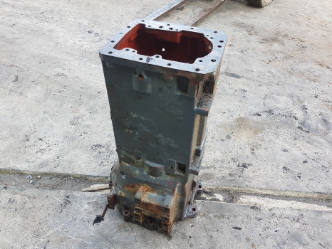 New Holland Tm, 60 Transmission Housing 5164693, 5181448, 5183647 - Gearbox: picture 4 New Holland Tm, 60 Transmission Housing 5164693, 5181448, 5183647 - Gearbox: picture 4