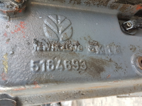 New Holland Tm, 60 Transmission Housing 5164693, 5181448, 5183647 - Gearbox: picture 2 New Holland Tm, 60 Transmission Housing 5164693, 5181448, 5183647 - Gearbox: picture 2