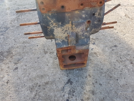 New Holland Tm130, Tm120, Tm140 Transmission Housing 47125398, 44985001 - Gearbox for Farm tractor: picture 4 New Holland Tm130, Tm120, Tm140 Transmission Housing 47125398, 44985001 - Gearbox for Farm tractor: picture 4