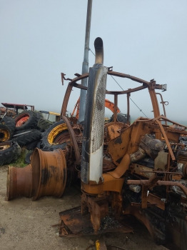 Valtra T174ea Engine exhaust stack pipe - Engine and parts for Agricultural machinery: picture 1 Valtra T174ea Engine exhaust stack pipe - Engine and parts for Agricultural machinery: picture 1