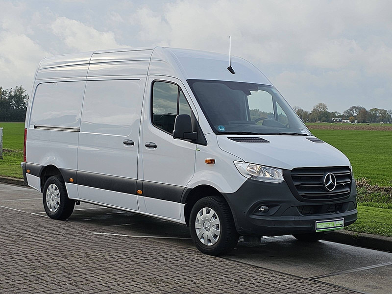 Mercedes-Benz Sprinter 317 L2H2 Mbux Navi RWD! - Panel van: picture 4 Mercedes-Benz Sprinter 317 L2H2 Mbux Navi RWD! - Panel van: picture 4