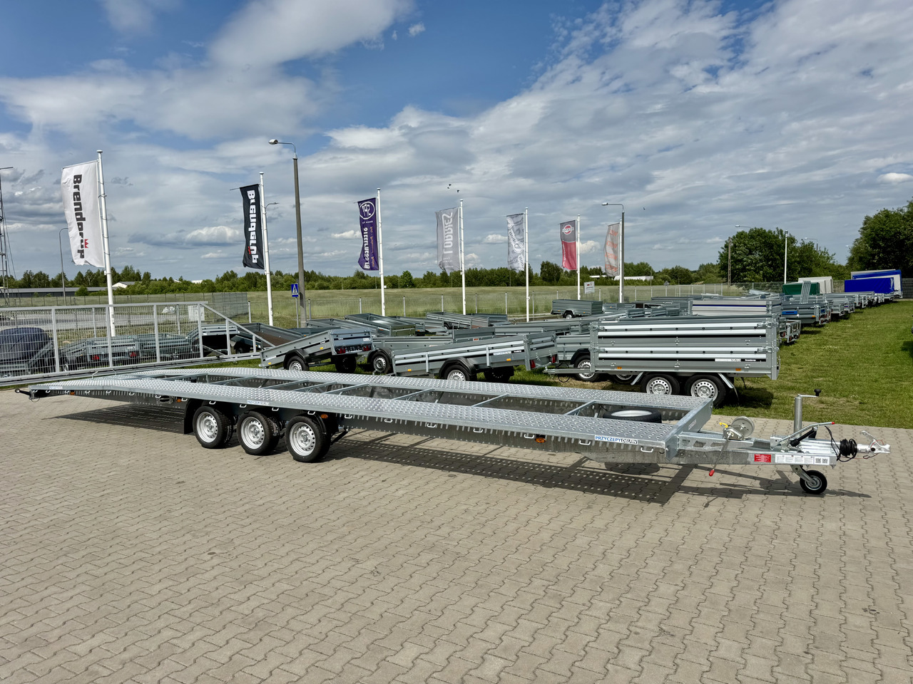 NIEWIADÓW Indiana 9m x 2.1 m | 3.5T - Autotransporter trailer: picture 2 NIEWIADÓW Indiana 9m x 2.1 m | 3.5T - Autotransporter trailer: picture 2