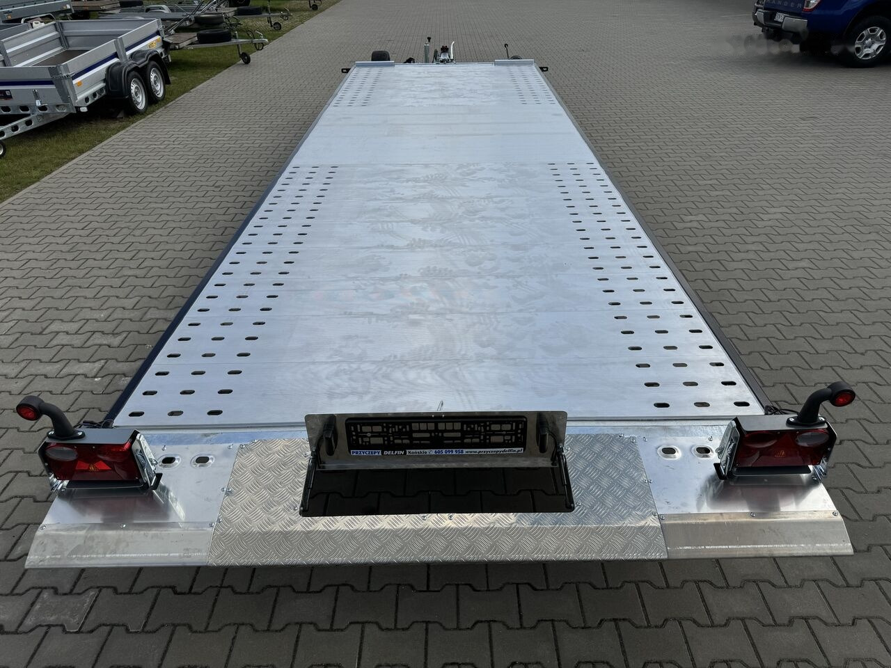 Wiola L35G65P hydraulic lifting 650x216 cm 3.5T GVW for vans trucks - Autotransporter trailer: picture 5 Wiola L35G65P hydraulic lifting 650x216 cm 3.5T GVW for vans trucks - Autotransporter trailer: picture 5