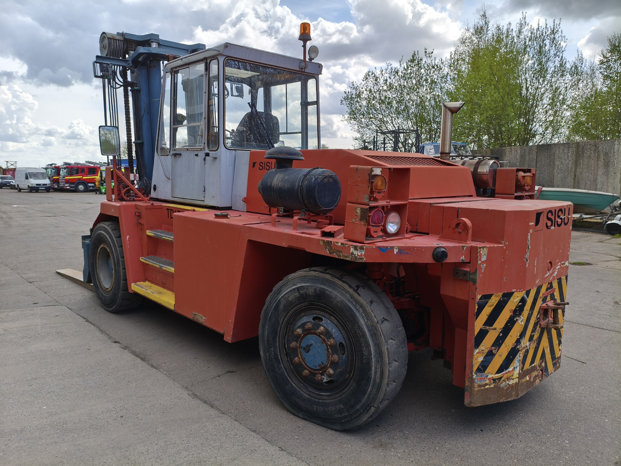 Kalmar TD1712HS 17000GK DIESEL FORKLIFT 4X4 EX Kalmar TD1712HS 17000GK DIESEL FORKLIFT 4X4 EX - Material handling equipment: picture 5 Kalmar TD1712HS 17000GK DIESEL FORKLIFT 4X4 EX Kalmar TD1712HS 17000GK DIESEL FORKLIFT 4X4 EX - Material handling equipment: picture 5