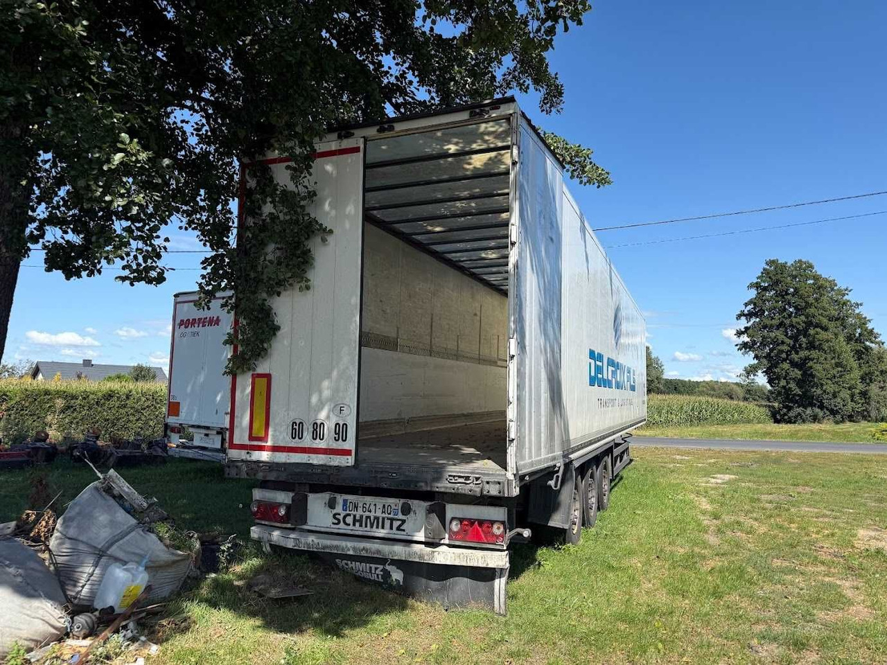 Schmitz Izoterma Kontener Box, 2015 r , z Francji - Closed box semi-trailer: picture 1 Schmitz Izoterma Kontener Box, 2015 r , z Francji - Closed box semi-trailer: picture 1