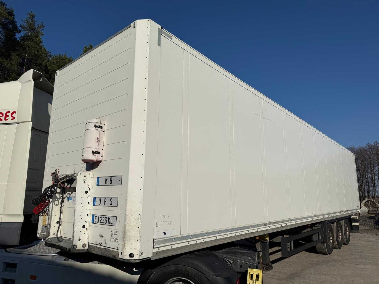 Schmitz Izoterma Kontener Box, 2017r, roleta , 481083 km , z Francji - Isothermal semi-trailer: picture 1 Schmitz Izoterma Kontener Box, 2017r, roleta , 481083 km , z Francji - Isothermal semi-trailer: picture 1