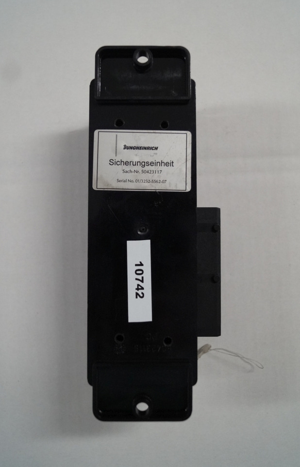 Jungheinrich 50423117 | Fuse holder for ETV from 2003 till 2011 Fuse holder for ETV from 2003 till 2011 - Fuse for Material handling equipment: picture 3 Jungheinrich 50423117 | Fuse holder for ETV from 2003 till 2011 Fuse holder for ETV from 2003 till 2011 - Fuse for Material handling equipment: picture 3