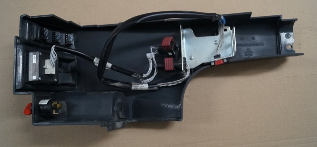 Jungheinrich 51046926 | right dashboard panel including contact key and battery/ - Frame/ Chassis for Material handling equipment: picture 3 Jungheinrich 51046926 | right dashboard panel including contact key and battery/ - Frame/ Chassis for Material handling equipment: picture 3