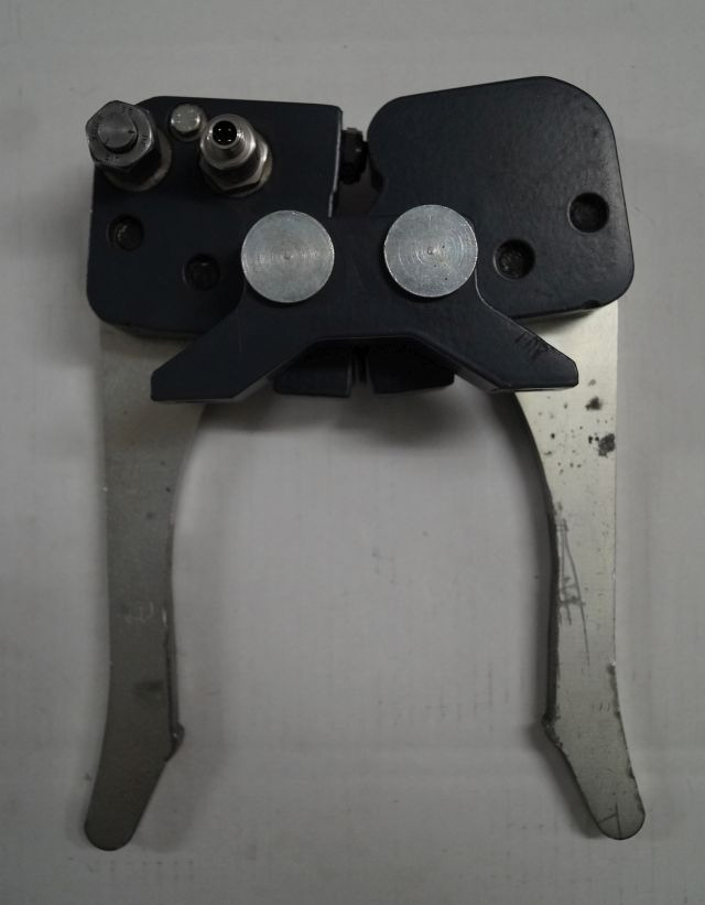 Jungheinrich 51193016 | Hydraulic Clamb from EKS308 year 2014 loading sensor 511 - Hydraulics for Material handling equipment: picture 1 Jungheinrich 51193016 | Hydraulic Clamb from EKS308 year 2014 loading sensor 511 - Hydraulics for Material handling equipment: picture 1