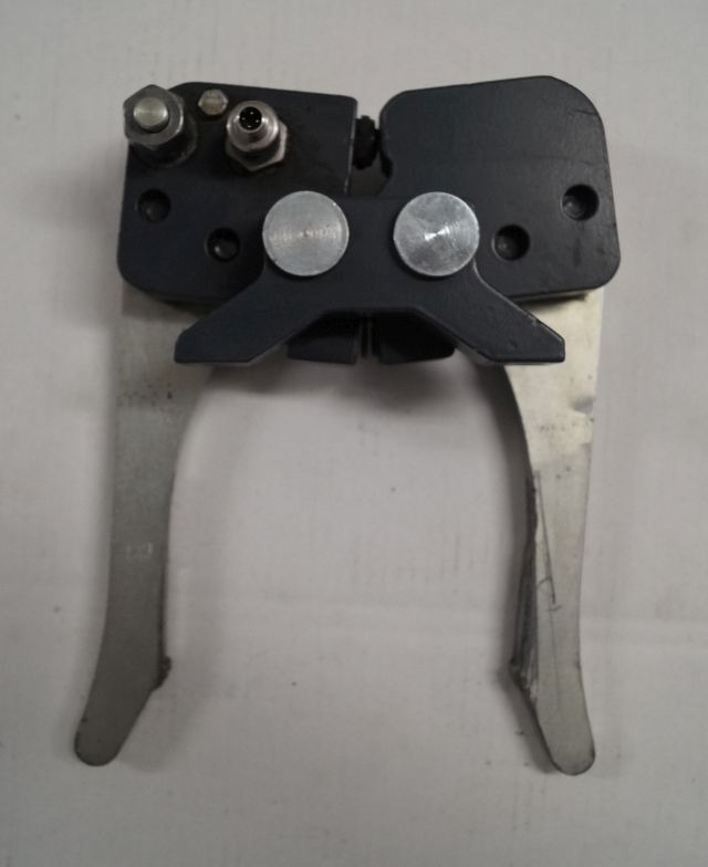 Jungheinrich 51193016 | Hydraulic Clamb from EKS312 year 2014 loading sensor 511 - Hydraulics for Material handling equipment: picture 1 Jungheinrich 51193016 | Hydraulic Clamb from EKS312 year 2014 loading sensor 511 - Hydraulics for Material handling equipment: picture 1