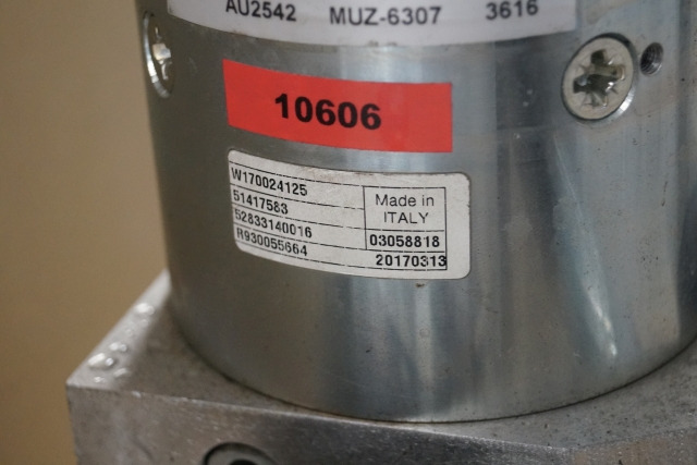 Jungheinrich 51417583 | Pumpmotor with tank and valve block 24V 2,2KW code R9320 - Hydraulic pump for Material handling equipment: picture 2 Jungheinrich 51417583 | Pumpmotor with tank and valve block 24V 2,2KW code R9320 - Hydraulic pump for Material handling equipment: picture 2