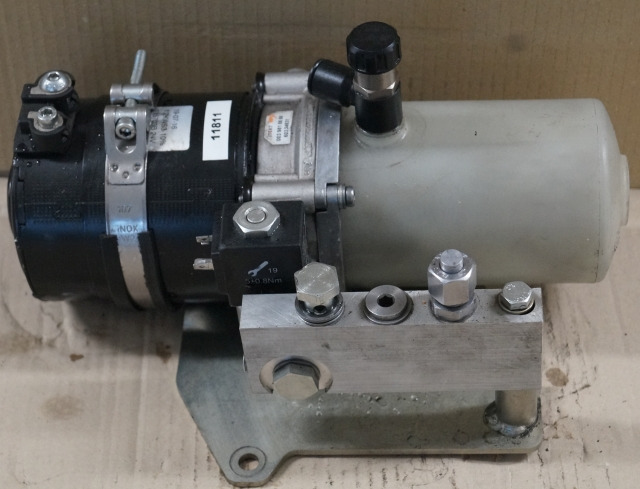 Linde 003810886 | pump unit 24V 1,2KW - Hydraulic pump for Material handling equipment: picture 1 Linde 003810886 | pump unit 24V 1,2KW - Hydraulic pump for Material handling equipment: picture 1