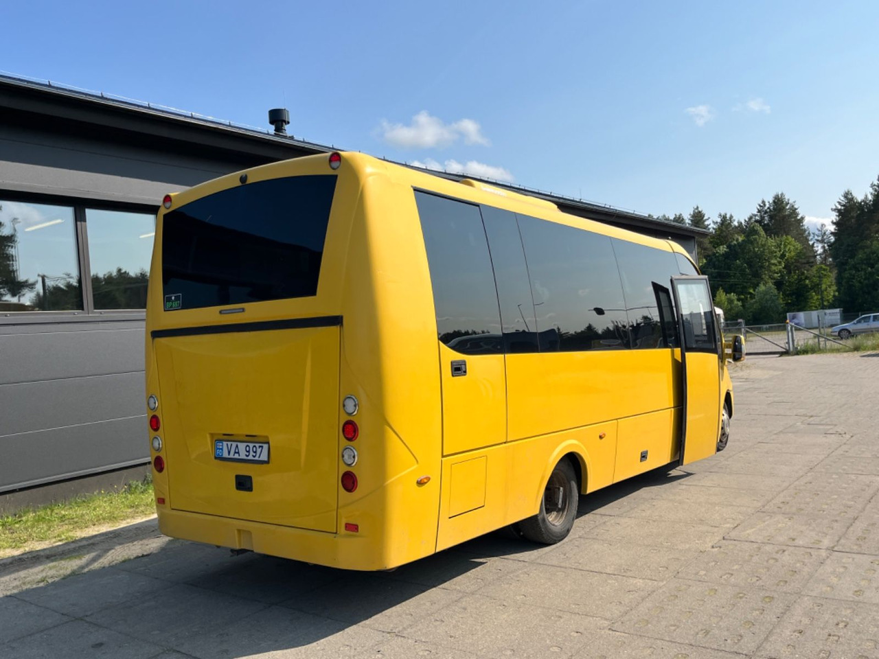 Iveco Rosero First / 24+1+1 / Telma/ EURO6 - Coach: picture 3 Iveco Rosero First / 24+1+1 / Telma/ EURO6 - Coach: picture 3